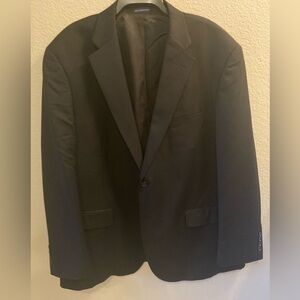 Stafford Men's Black suit. Jacket: 48 R, pants 40x32 2 button jacket